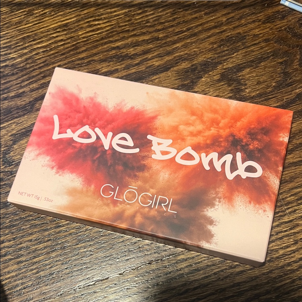 GloGIRL Love Bomb Eyeshadow Palette